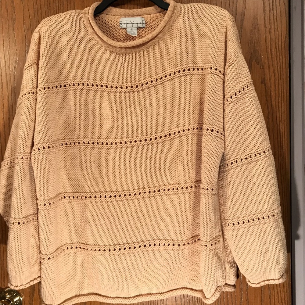❄️2/$25❄️.  Camel colored oversized sweater